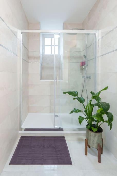 Appartement Lumineux Avec Cour Chaumont  Buitenkant foto