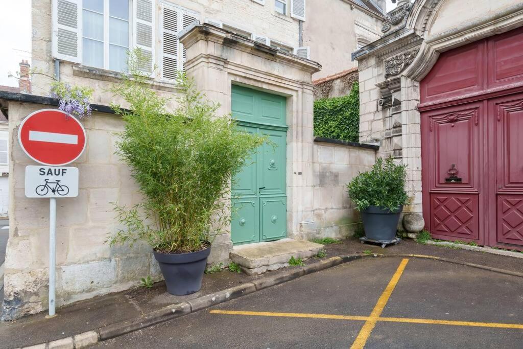 Appartement Lumineux Avec Cour Chaumont  Buitenkant foto